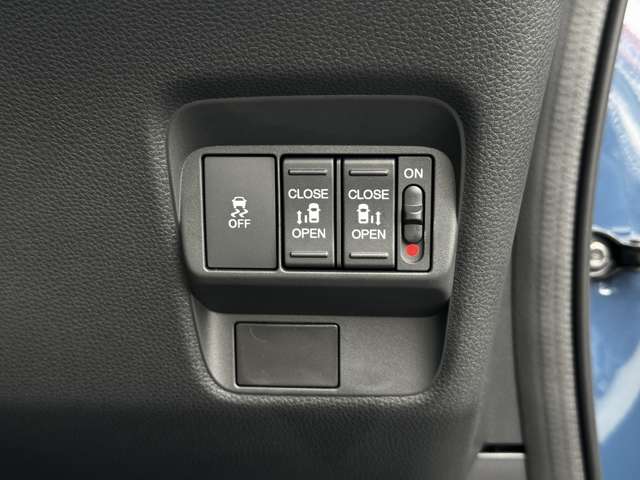 ホンダ フリード　ハイブリッド １．５ Ｅ：ＨＥＶ エアー ＥＸ R7年 (九州・沖縄) 99