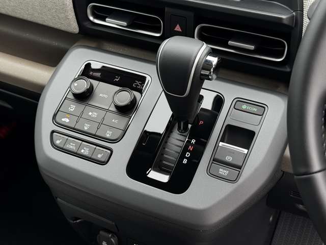 ホンダ フリード　ハイブリッド １．５ Ｅ：ＨＥＶ エアー ＥＸ R7年 (九州・沖縄) 99