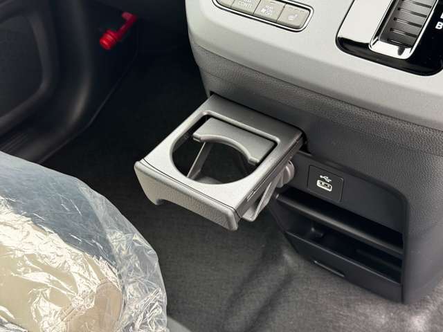 ホンダ フリード　ハイブリッド １．５ Ｅ：ＨＥＶ エアー ＥＸ R7年 (九州・沖縄) 99