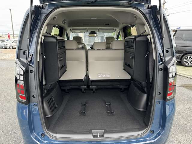 ホンダ フリード　ハイブリッド １．５ Ｅ：ＨＥＶ エアー ＥＸ R7年 (九州・沖縄) 99