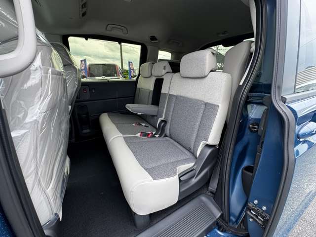 ホンダ フリード　ハイブリッド １．５ Ｅ：ＨＥＶ エアー ＥＸ R7年 (九州・沖縄) 99