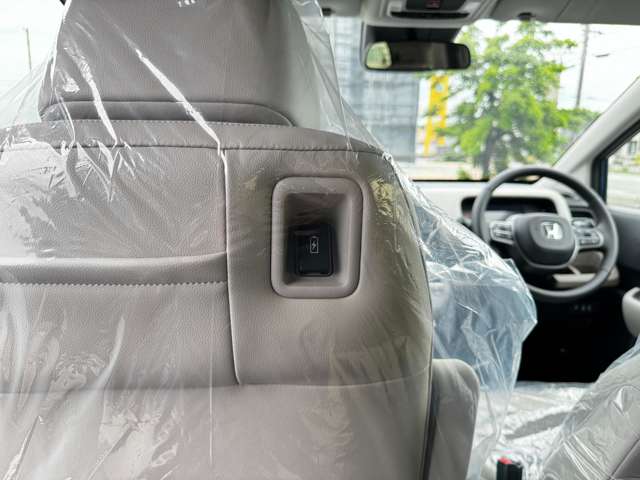 ホンダ フリード　ハイブリッド １．５ Ｅ：ＨＥＶ エアー ＥＸ R7年 (九州・沖縄) 99