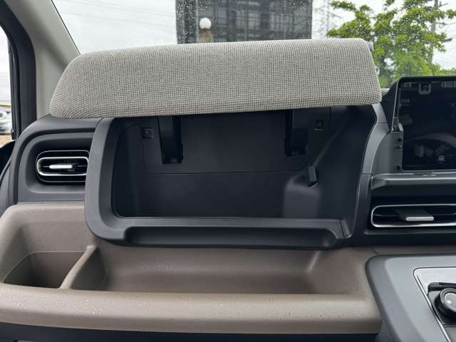 ホンダ フリード　ハイブリッド １．５ Ｅ：ＨＥＶ エアー ＥＸ R7年 (九州・沖縄) 99