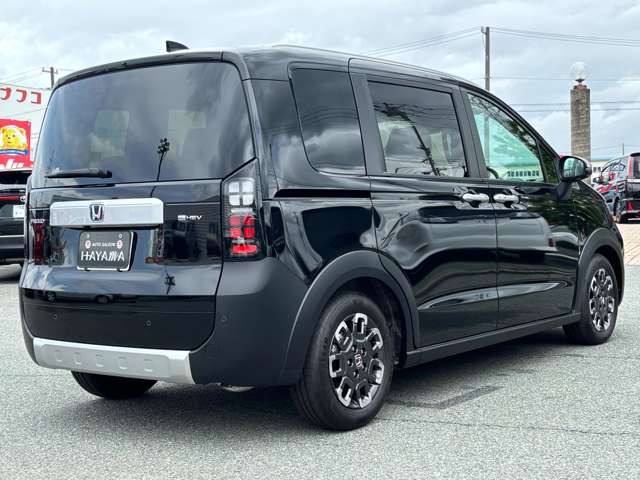 ホンダ フリード　ハイブリッド １．５ Ｅ：ＨＥＶ クロスター R7年 (九州・沖縄) 99