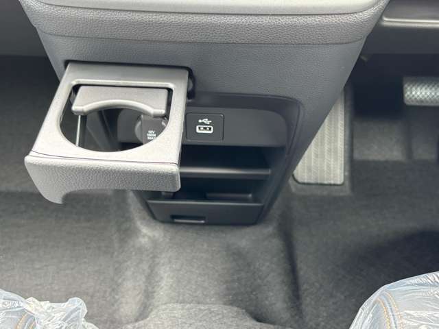 ホンダ フリード　ハイブリッド １．５ Ｅ：ＨＥＶ クロスター R7年 (九州・沖縄) 99