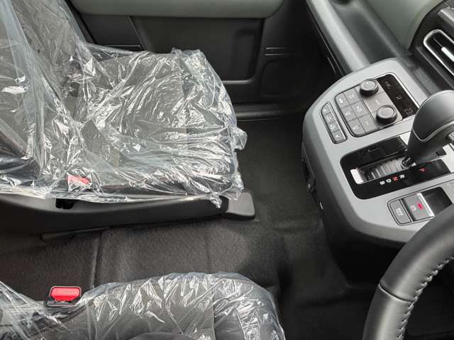 ホンダ フリード　ハイブリッド １．５ Ｅ：ＨＥＶ クロスター R7年 (九州・沖縄) 99