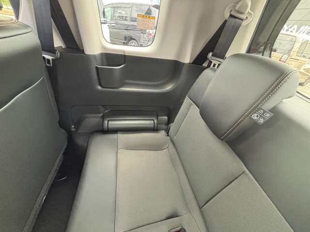 ホンダ フリード　ハイブリッド １．５ Ｅ：ＨＥＶ クロスター R7年 (九州・沖縄) 99