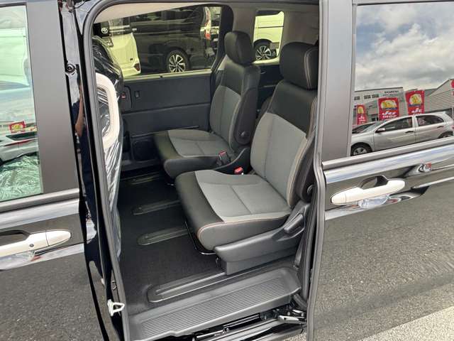 ホンダ フリード　ハイブリッド １．５ Ｅ：ＨＥＶ クロスター R7年 (九州・沖縄) 99