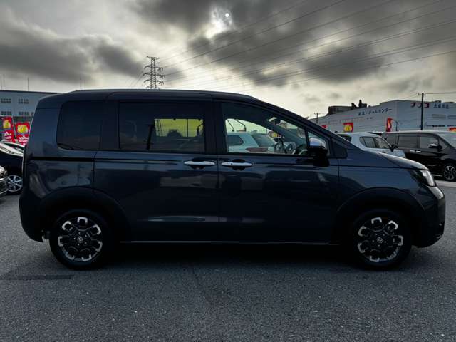 ホンダ フリード　ハイブリッド １．５ Ｅ：ＨＥＶ クロスター R7年 (九州・沖縄) 99