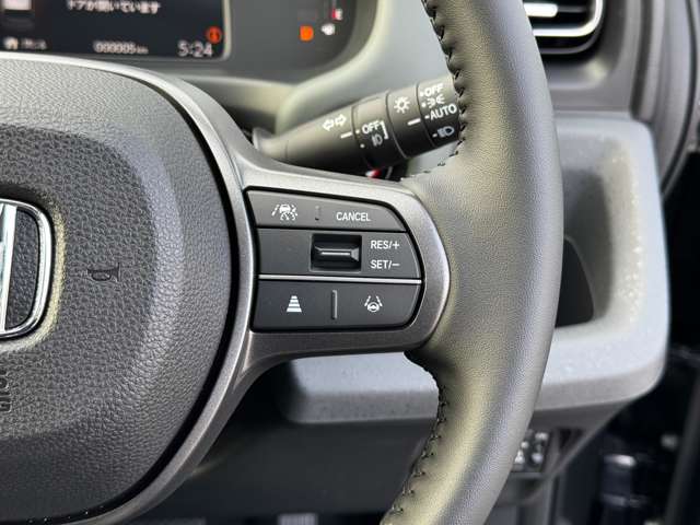 ホンダ フリード　ハイブリッド １．５ Ｅ：ＨＥＶ クロスター R7年 (九州・沖縄) 99