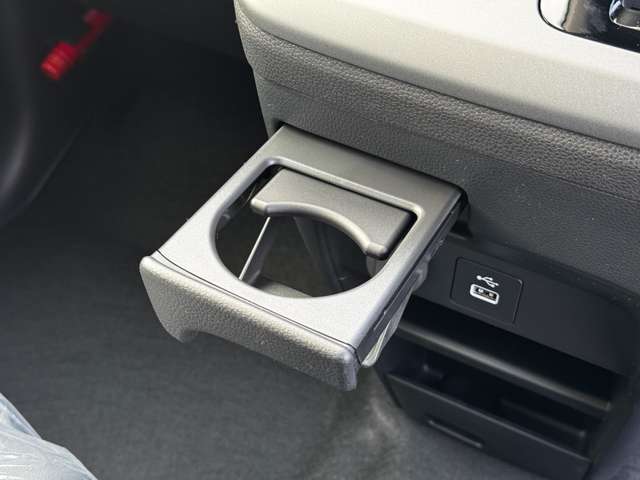 ホンダ フリード　ハイブリッド １．５ Ｅ：ＨＥＶ クロスター R7年 (九州・沖縄) 99