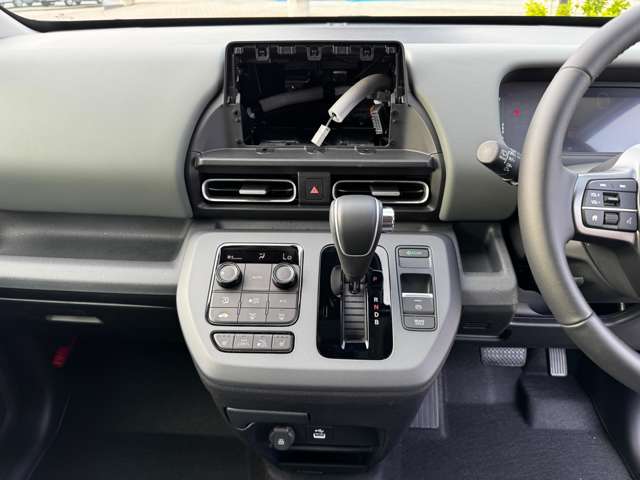 ホンダ フリード　ハイブリッド １．５ Ｅ：ＨＥＶ クロスター R7年 (九州・沖縄) 99