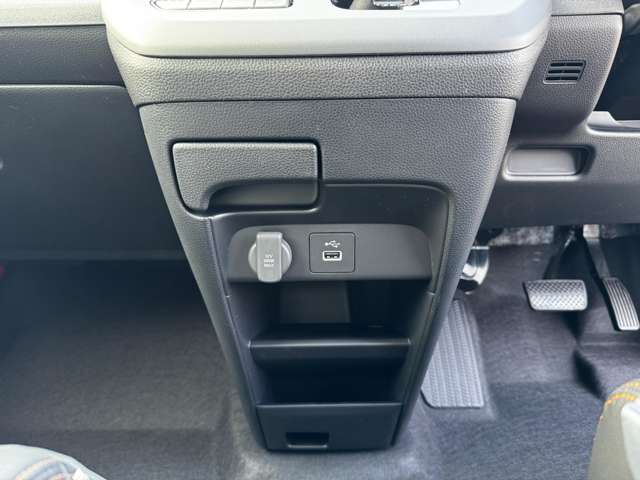 ホンダ フリード　ハイブリッド １．５ Ｅ：ＨＥＶ クロスター R7年 (九州・沖縄) 99