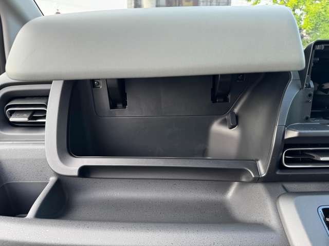 ホンダ フリード　ハイブリッド １．５ Ｅ：ＨＥＶ クロスター R7年 (九州・沖縄) 99