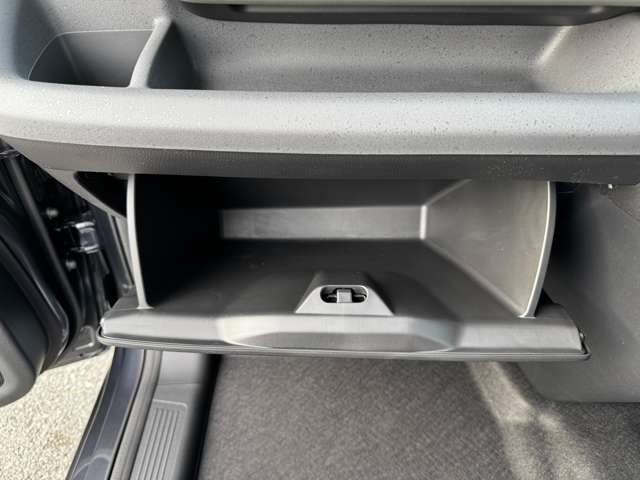 ホンダ フリード　ハイブリッド １．５ Ｅ：ＨＥＶ クロスター R7年 (九州・沖縄) 99