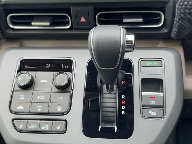 ホンダ フリード　ハイブリッド １．５ Ｅ：ＨＥＶ エアー ＥＸ R7年 (九州・沖縄) 99