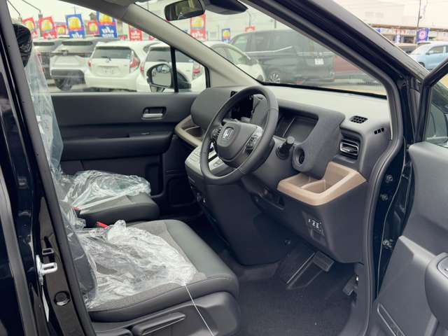 ホンダ フリード　ハイブリッド １．５ Ｅ：ＨＥＶ エアー ＥＸ R7年 (九州・沖縄) 99