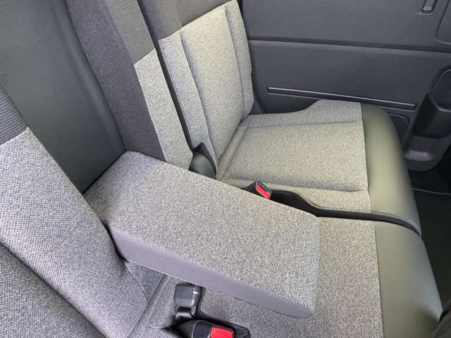 ホンダ フリード　ハイブリッド １．５ Ｅ：ＨＥＶ エアー ＥＸ R7年 (九州・沖縄) 99