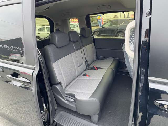 ホンダ フリード　ハイブリッド １．５ Ｅ：ＨＥＶ エアー ＥＸ R7年 (九州・沖縄) 99