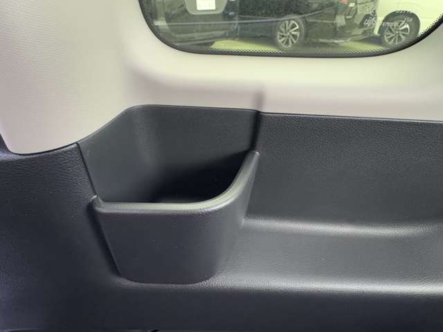 ホンダ フリード　ハイブリッド １．５ Ｅ：ＨＥＶ エアー ＥＸ R7年 (九州・沖縄) 99