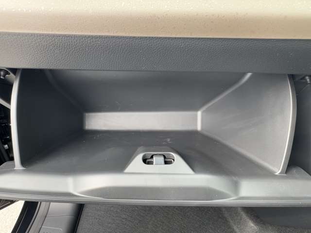 ホンダ フリード　ハイブリッド １．５ Ｅ：ＨＥＶ エアー ＥＸ R7年 (九州・沖縄) 99