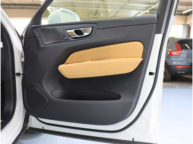 ボルボ ＸＣ６０ Ｄ４ ＡＷＤ インスクリプション ディーゼルターボ ４ＷＤ H30年 (近畿) 99