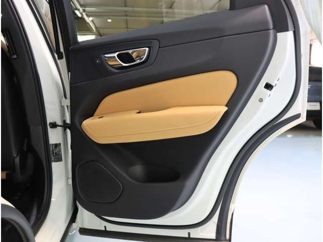 ボルボ ＸＣ６０ Ｄ４ ＡＷＤ インスクリプション ディーゼルターボ ４ＷＤ H30年 (近畿) 99