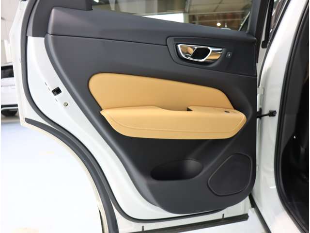 ボルボ ＸＣ６０ Ｄ４ ＡＷＤ インスクリプション ディーゼルターボ ４ＷＤ H30年 (近畿) 99