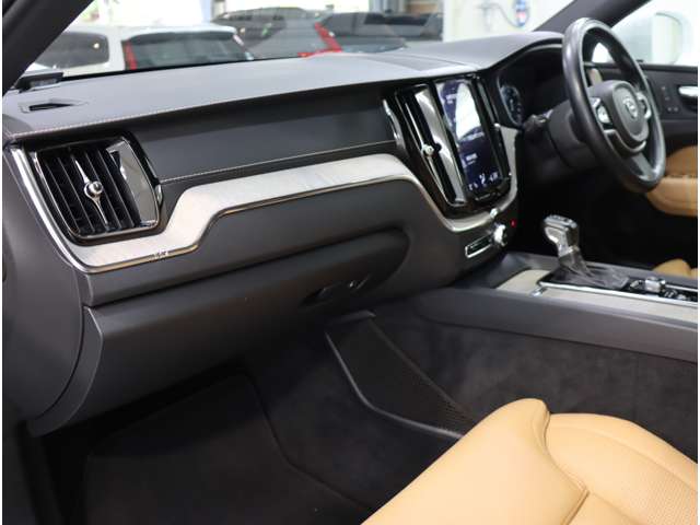 ボルボ ＸＣ６０ Ｄ４ ＡＷＤ インスクリプション ディーゼルターボ ４ＷＤ H30年 (近畿) 99