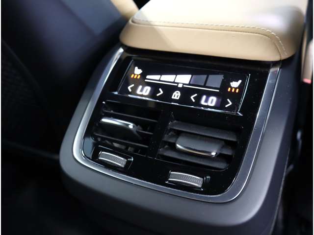 ボルボ ＸＣ６０ Ｄ４ ＡＷＤ インスクリプション ディーゼルターボ ４ＷＤ H30年 (近畿) 99