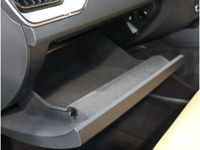 ボルボ ＸＣ６０ Ｄ４ ＡＷＤ インスクリプション ディーゼルターボ ４ＷＤ H30年 (近畿) 99