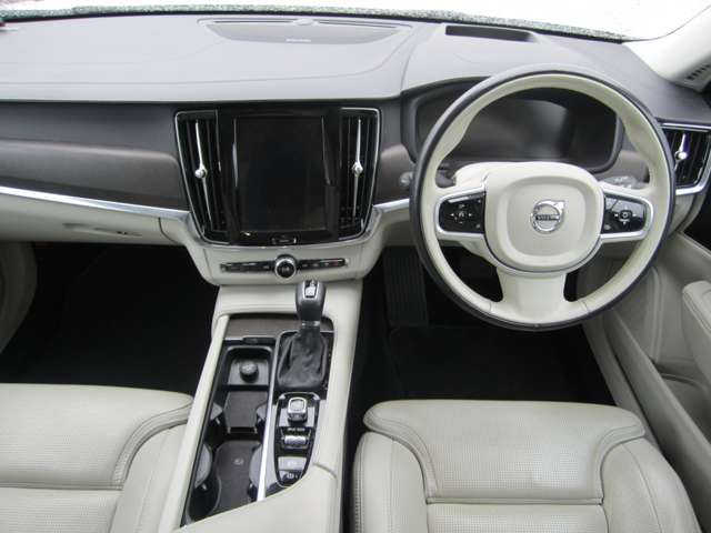 ボルボ Ｖ９０クロスカントリー Ｄ４ ＡＷＤ ディーゼルターボ ４ＷＤ R2年 (四国) 99