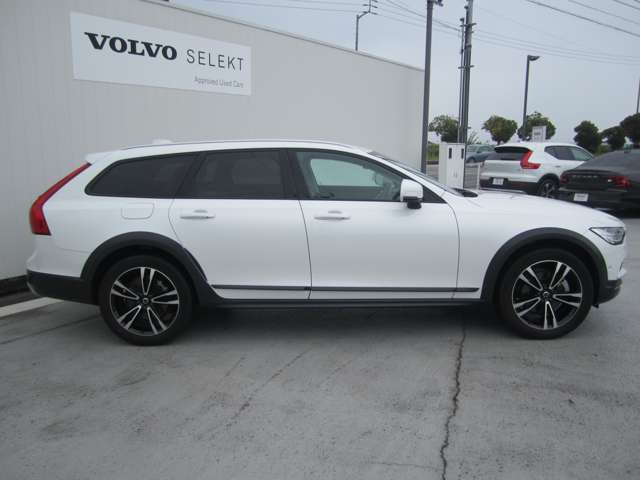 ボルボ Ｖ９０クロスカントリー Ｄ４ ＡＷＤ ディーゼルターボ ４ＷＤ R2年 (四国) 99