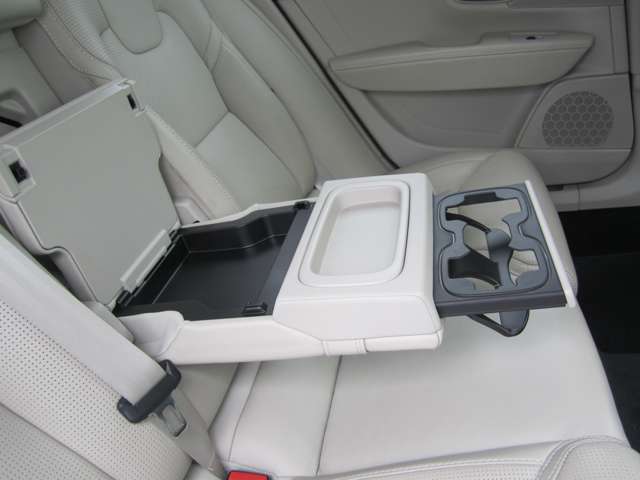 ボルボ Ｖ９０クロスカントリー Ｄ４ ＡＷＤ ディーゼルターボ ４ＷＤ R2年 (四国) 99