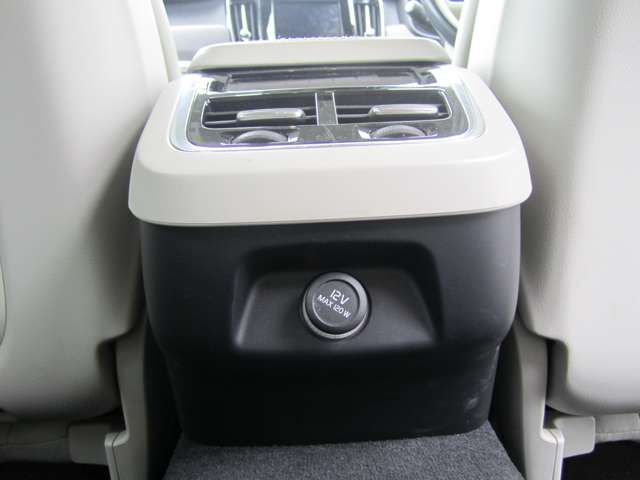 ボルボ Ｖ９０クロスカントリー Ｄ４ ＡＷＤ ディーゼルターボ ４ＷＤ R2年 (四国) 99