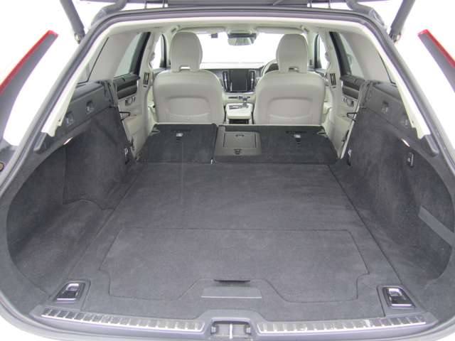 ボルボ Ｖ９０クロスカントリー Ｄ４ ＡＷＤ ディーゼルターボ ４ＷＤ R2年 (四国) 99