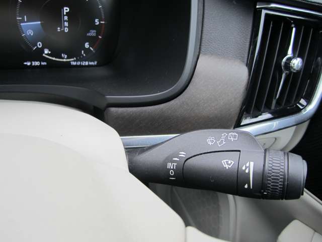 ボルボ Ｖ９０クロスカントリー Ｄ４ ＡＷＤ ディーゼルターボ ４ＷＤ R2年 (四国) 99