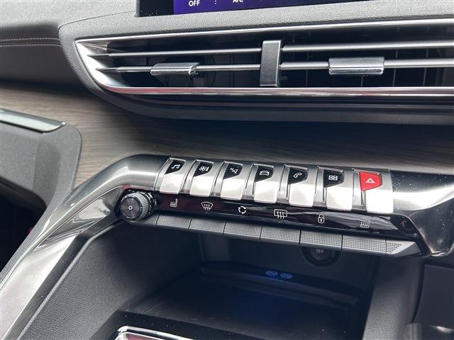 プジョー ３００８ ＧＴ ブルーＨＤＩ レッド ナッパ ディーゼルターボ R3年 (東北) 99