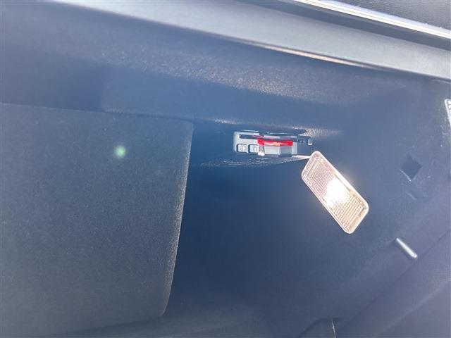 プジョー ３００８ ＧＴ ブルーＨＤＩ レッド ナッパ ディーゼルターボ R3年 (東北) 99