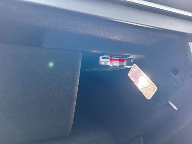 プジョー ３００８ ＧＴ ブルーＨＤＩ レッド ナッパ ディーゼルターボ R3年 (東北) 99