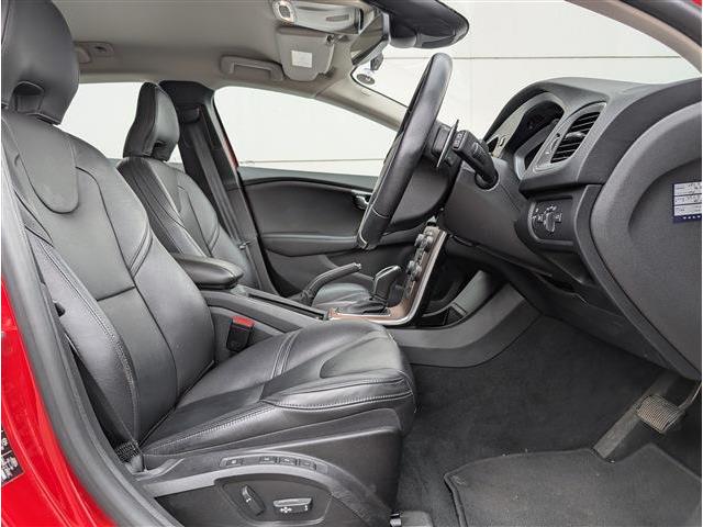 ボルボ Ｖ４０ Ｔ３　インスクリプション H29年 (東北) 99