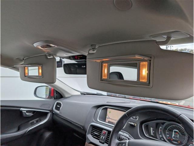 ボルボ Ｖ４０ Ｔ３　インスクリプション H29年 (東北) 99