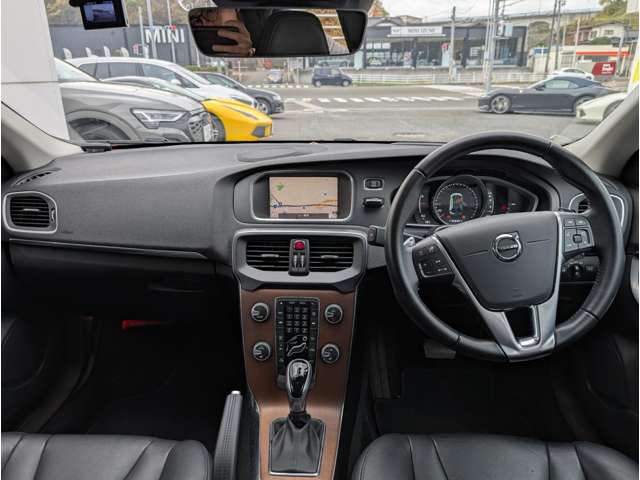 ボルボ Ｖ４０ Ｔ３　インスクリプション H29年 (東北) 99