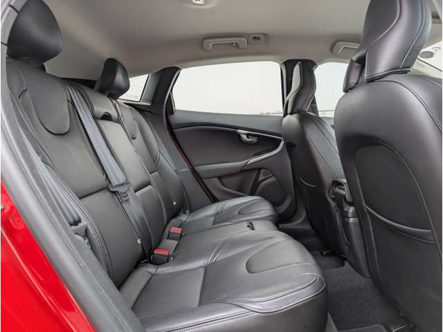 ボルボ Ｖ４０ Ｔ３　インスクリプション H29年 (東北) 99