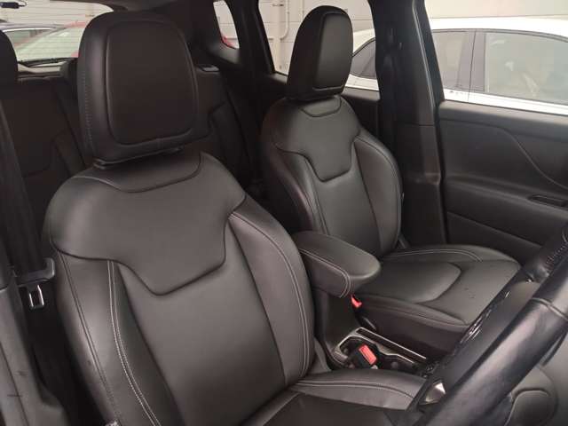 ジープ レネゲード リミテッド R3年 (東北) 99