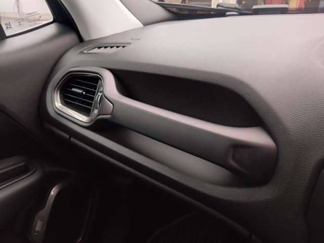 ジープ レネゲード リミテッド R3年 (東北) 99