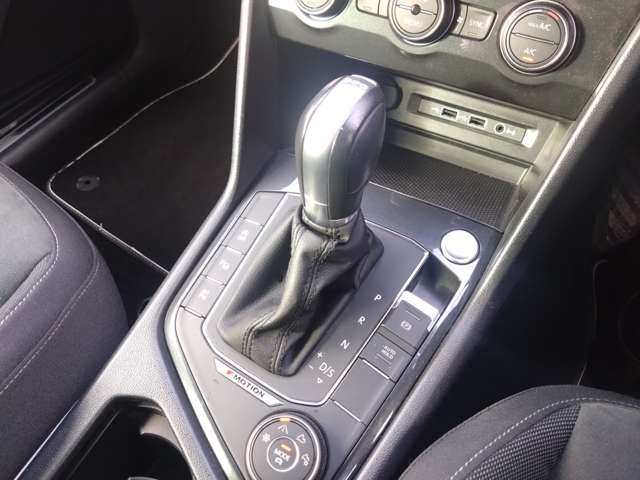 フォルクスワーゲン ティグアン ＴＤＩ ４モーション ハイライン ディーゼルターボ ４ＷＤ R1年 (東北) 99