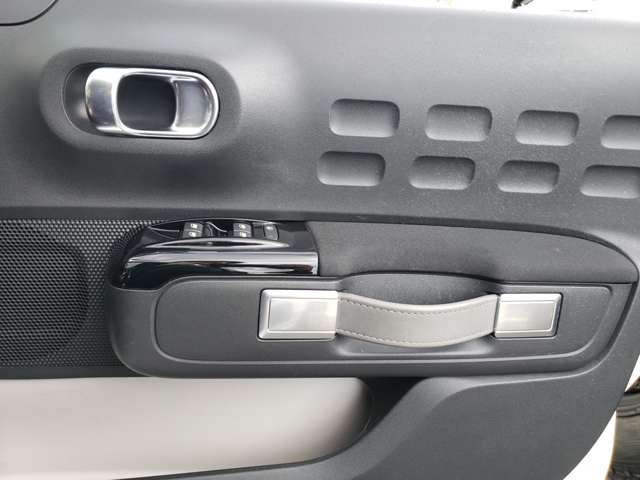 シトロエン Ｃ３ ＥＬＬＥ H30年 (東北) 99