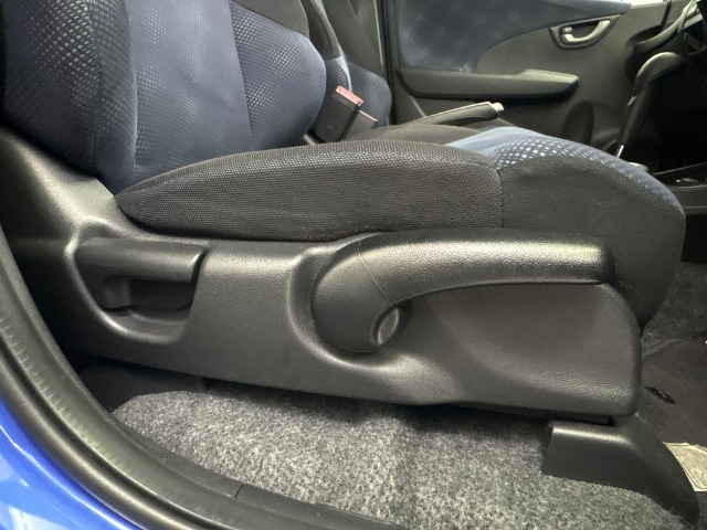 ホンダ フィット １．３ Ｇ H22年 (東海) 99