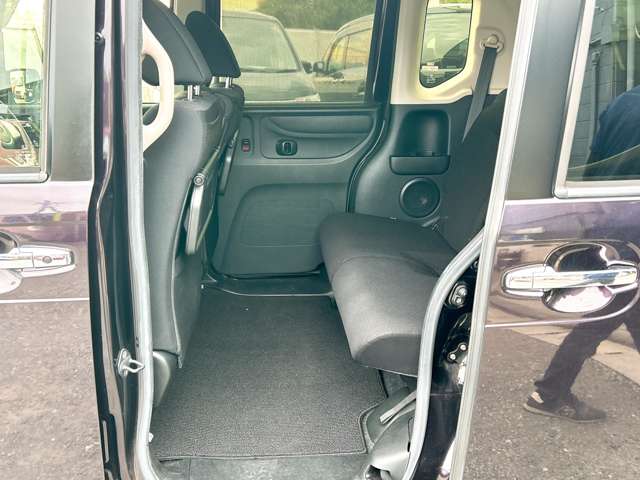 ホンダ Ｎ　ＢＯＸ ６６０ カスタムＧ ＳＳパッケージ ブラックスタイル H29年 (九州・沖縄) 99